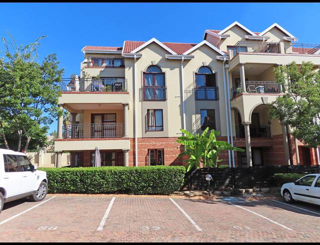 2 BEDROOM APARTMENT FOR SALE IN BRYANSTON